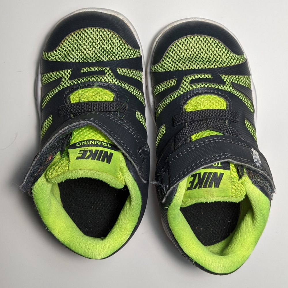 Toddler Nike Sneakers 7C